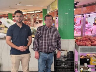 Socialistas en la plaza de abastos