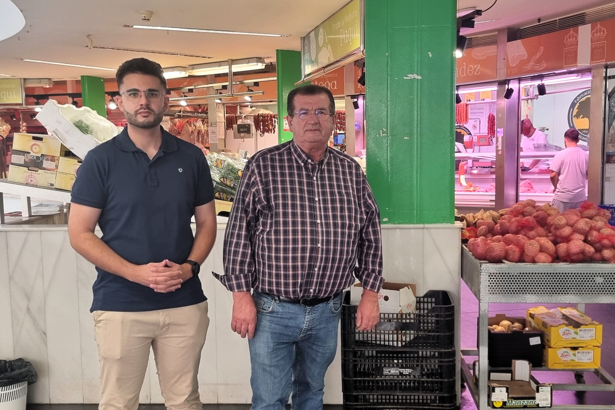 EL EJIDO. El Grupo Municipal Socialista advierte de que el comercio de Ejido Centro no puede seguir esperando la zona azul