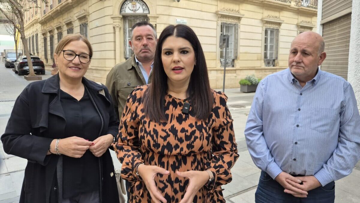 El PSOE denuncia la “parálisis” del Gobierno del PP en la Diputación y le pide que mire “cara a cara a los vecinos”