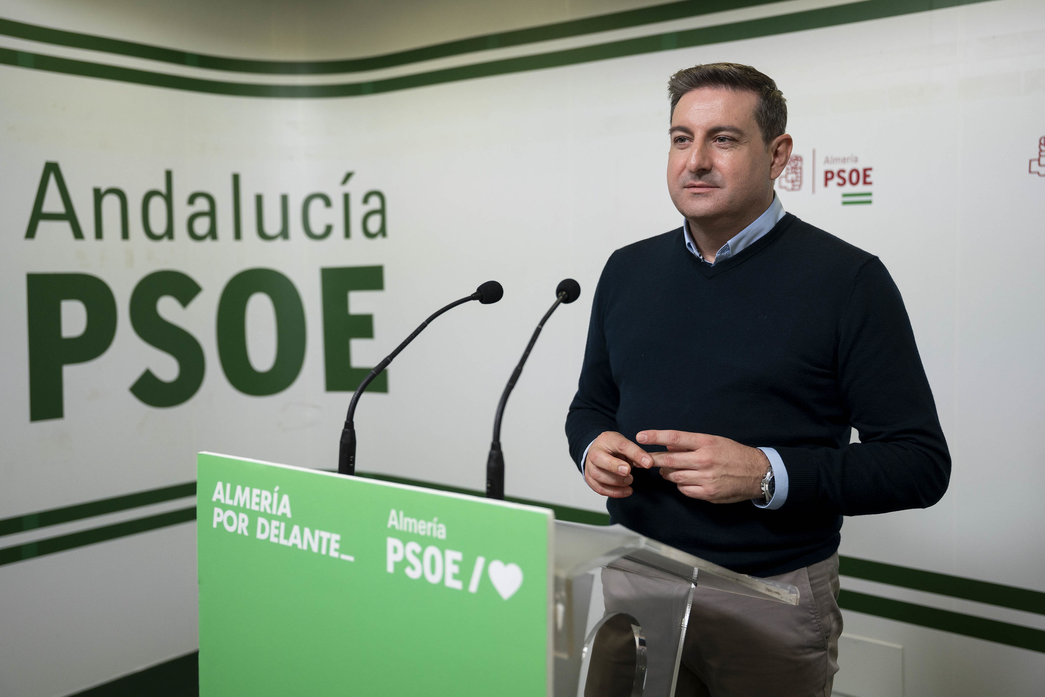 El PSOE-A denuncia que Moreno Bonilla «no es de fiar, ha sido el colaborador necesario para tapar la podredumbre del PP en Almería»