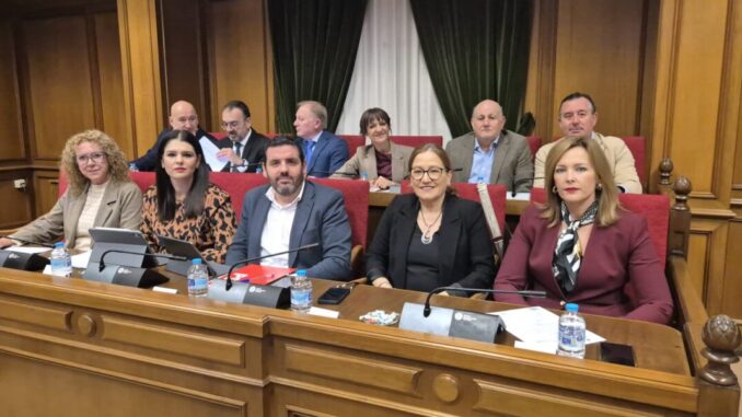 Grupo Socialista en la Diputación Provincial antes de comenzar el pleno