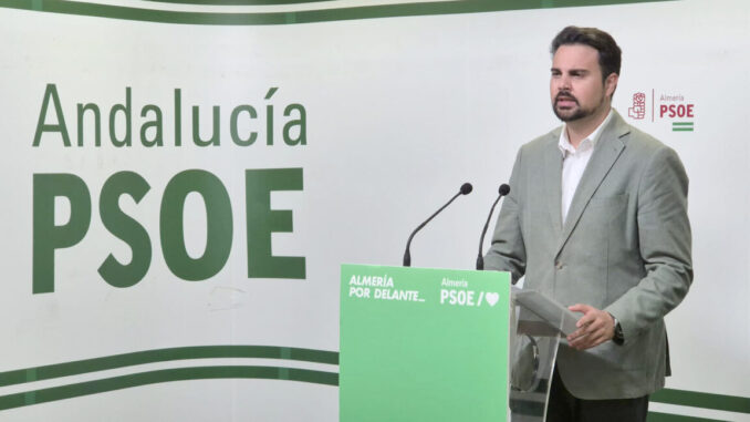 Hernández durante la rueda de prensa