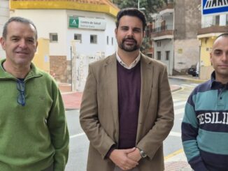 Fotografía junto Centro de Salud de Huércal-Overa