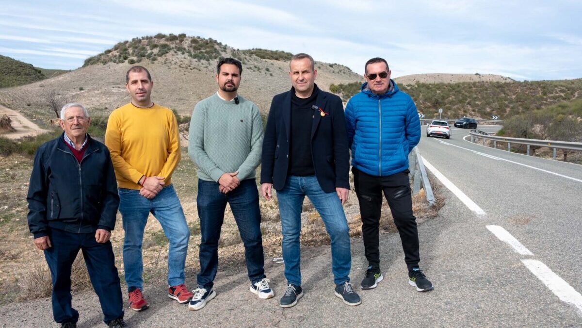 El PSOE exige a la Junta actuar de inmediato en la A-1001 tras constatar su alta peligrosidad