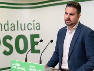 Mateo Hernández, parlamentario andaluz del PSOE de Almería durante la rueda de prensa