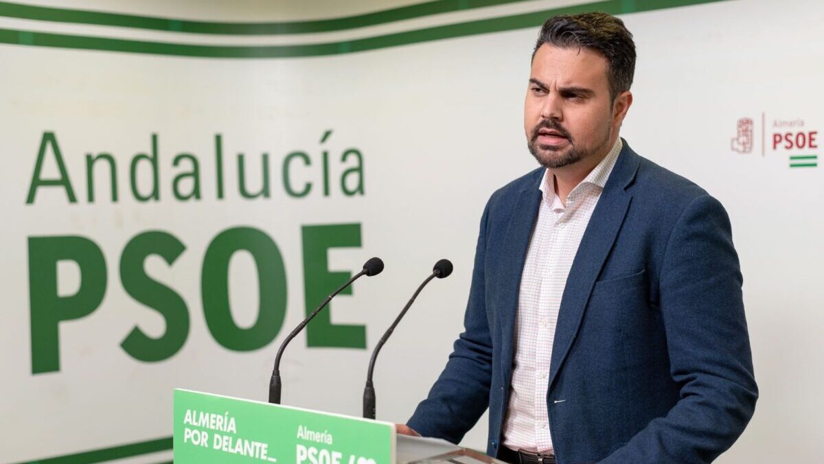 El PSOE alerta de presuntas irregularidades del delegado de Inclusión Social de la Junta en Almería y exige a Moreno Bonilla que lo aparte