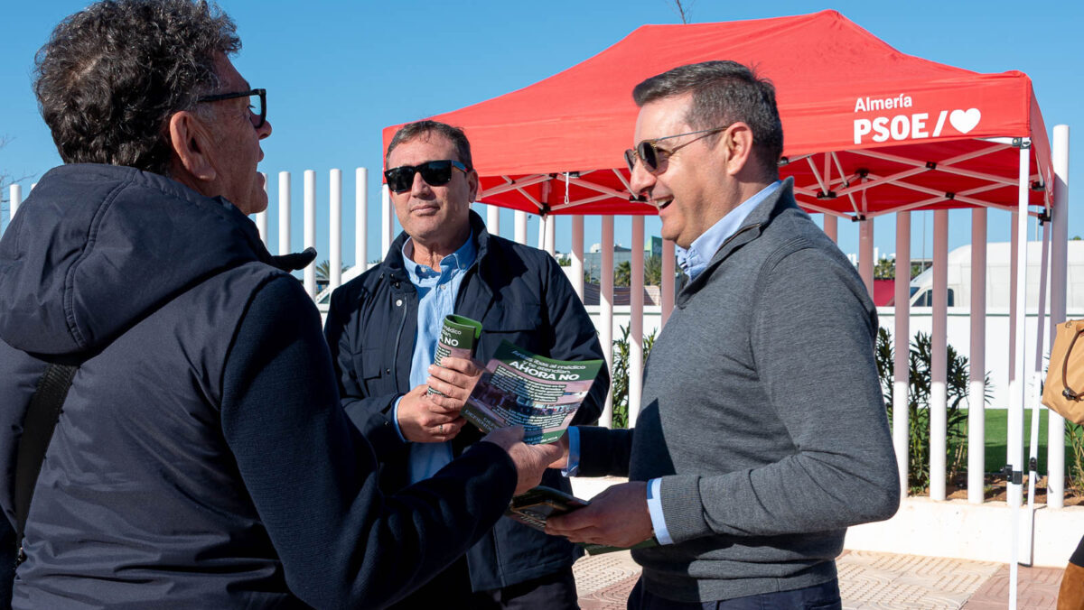 El PSOE advierte de que Moreno Bonilla no puede abrir el hospital de Roquetas “a costa de vaciar otros centros”