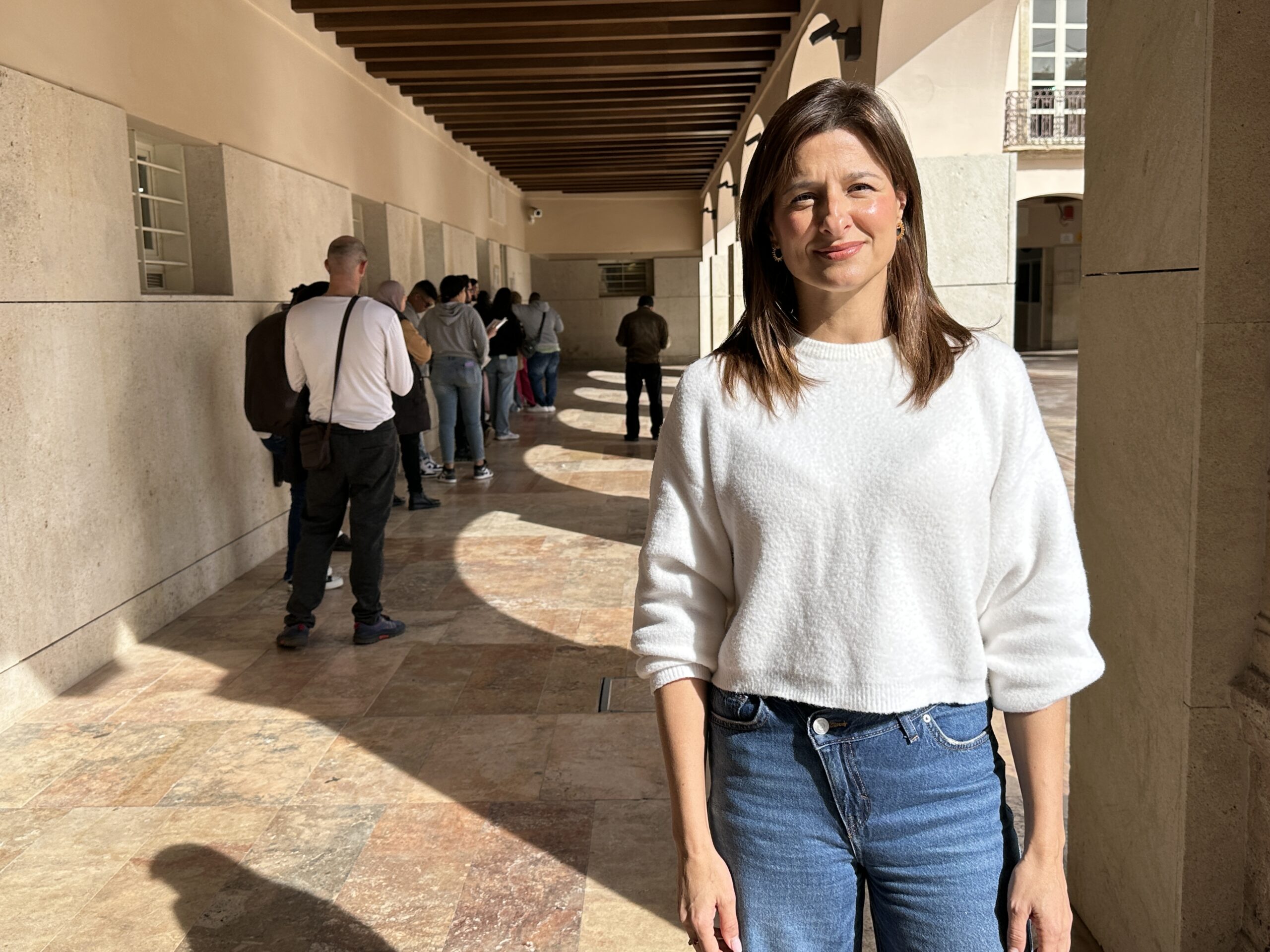 ALMERÍA. El PSOE exige la apertura inmediata de la oficina de atención ciudadana de Los Ángeles