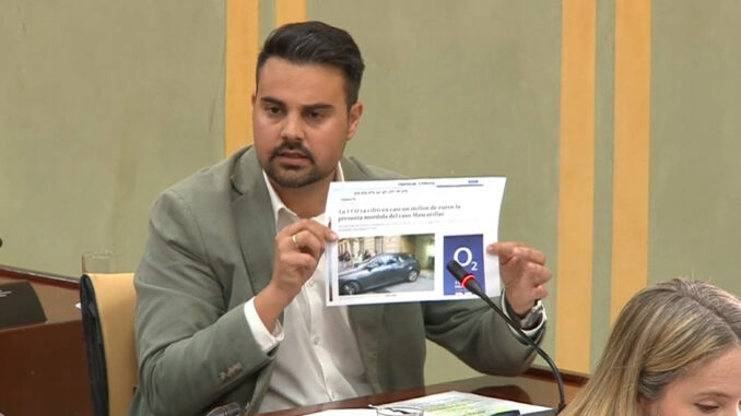 Hernández durante la comisión