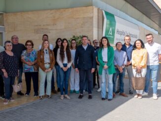 Ayala junto a socialistas del Levante en el Hospital La Inmaculada