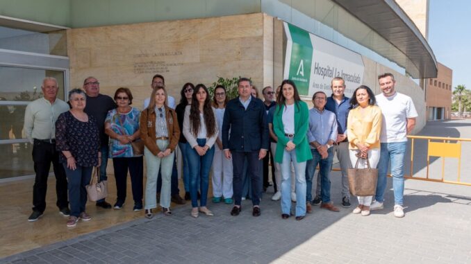 Ayala junto a socialistas del Levante en el Hospital La Inmaculada
