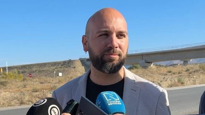 El PSOE asegura que “nadie encuentra” las obras de Moreno Bonilla porque “no existen”