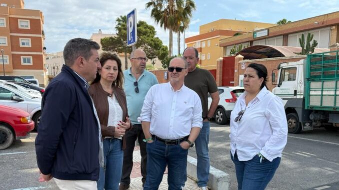 Ayala con los compañeros de Roquetas de Mar en el IES Algazul