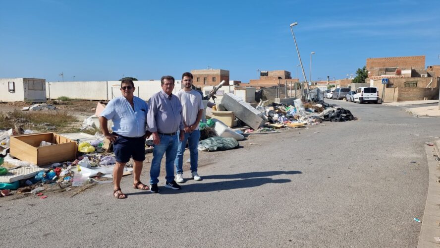 EL EJIDO. José Miguel Alarcón exige al alcalde una solución urgente para las familias del Pozo de la Tía Manolica y el Barrio Cortés que se han quedado sin luz