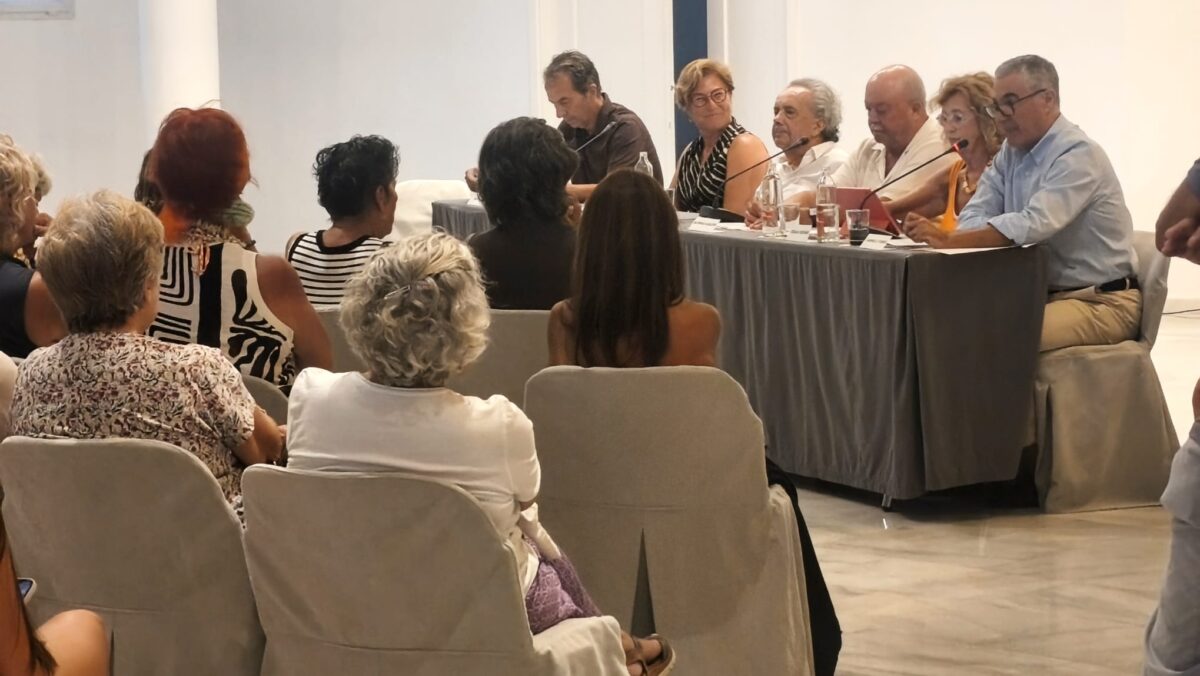MOJÁCAR. La primera Jornada de Conversaciones por el Futuro de Mojácar reúne a expertos y ciudadanía para abordar el futuro de la comarca