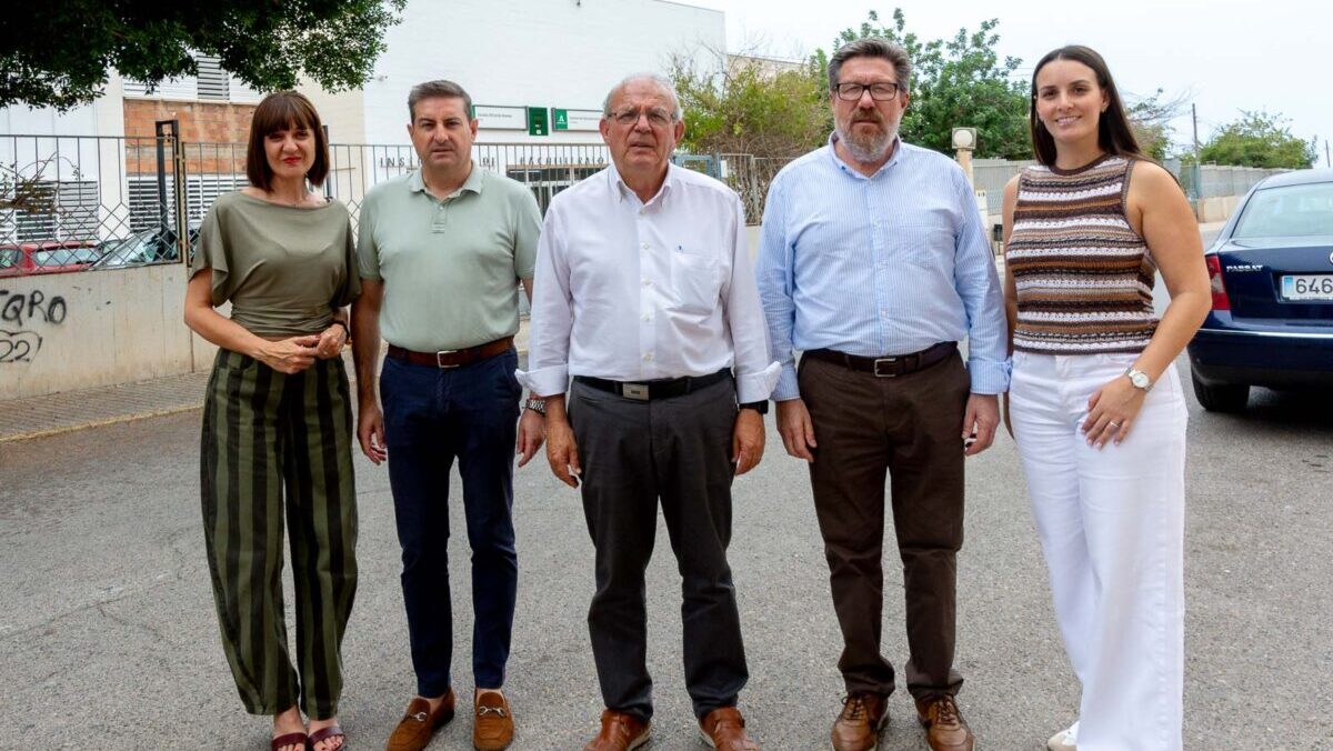 El PSOE exige a la Junta que garantice en Vícar el servicio de transporte escolar que pretende suprimir