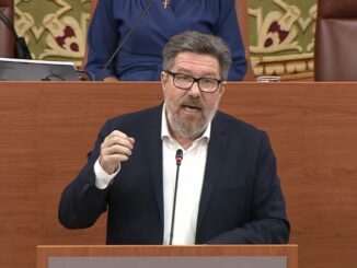 Rodrigo Sánchez Haro, en el Pleno del Parlamento