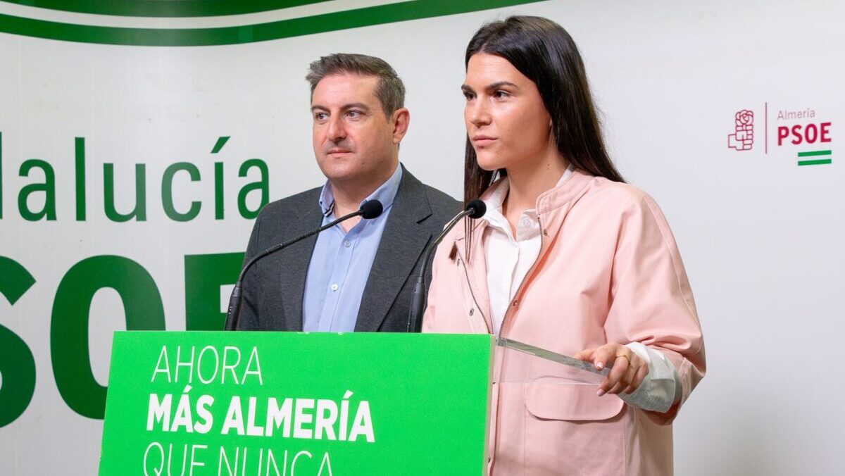 El PSOE denuncia que Moreno Bonilla desvía 25 millones de la sanidad almeriense a clínicas privadas de Murcia